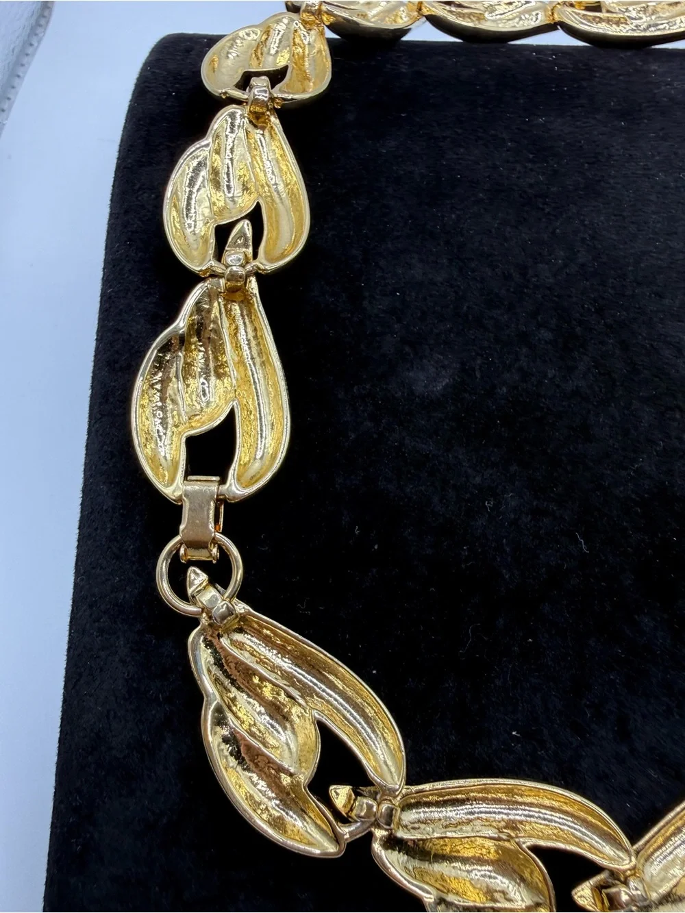 Vintage 1980s 90s Gold Tone Sculptural Leaf Link Necklace Pierced Earrings Set